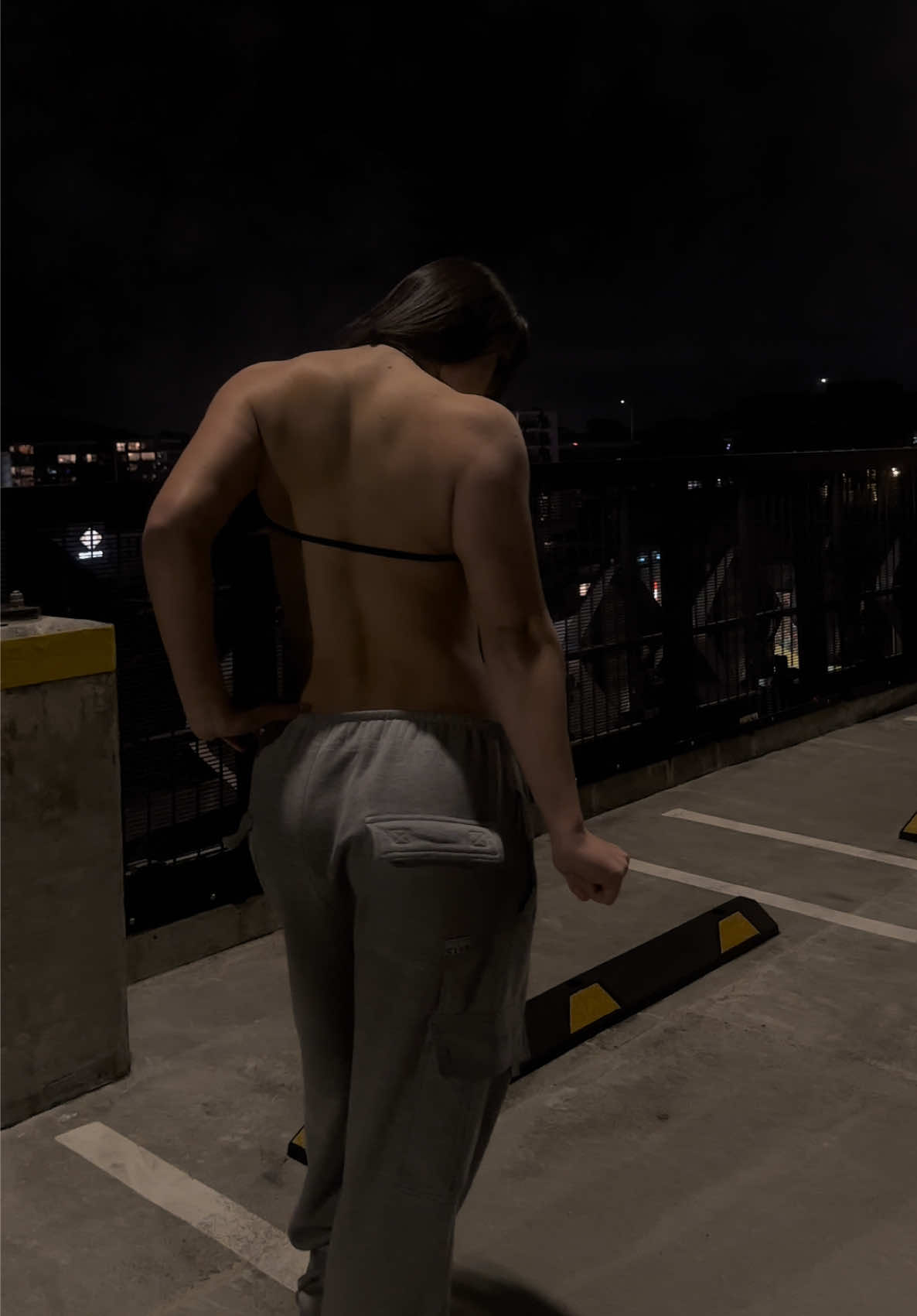 @Barbell brunette