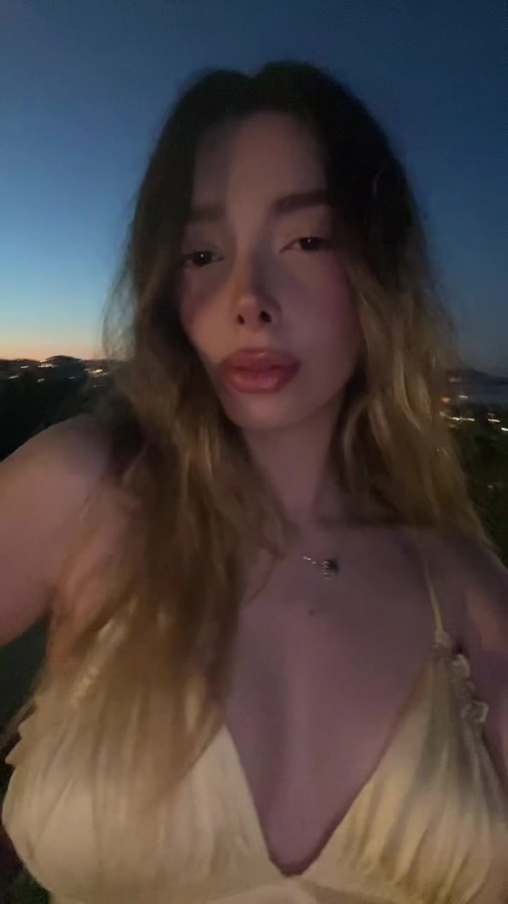 @Lara ✮⋆˙
