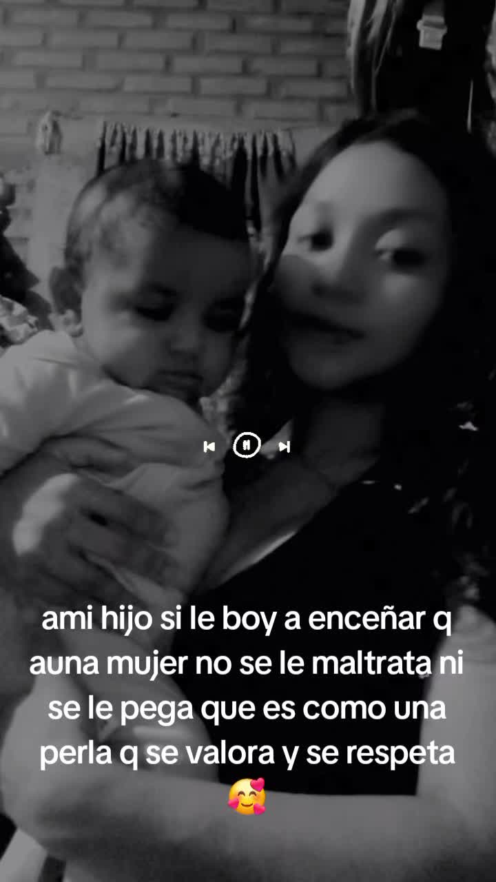 @la florecita olanchana❤️ 👸👸