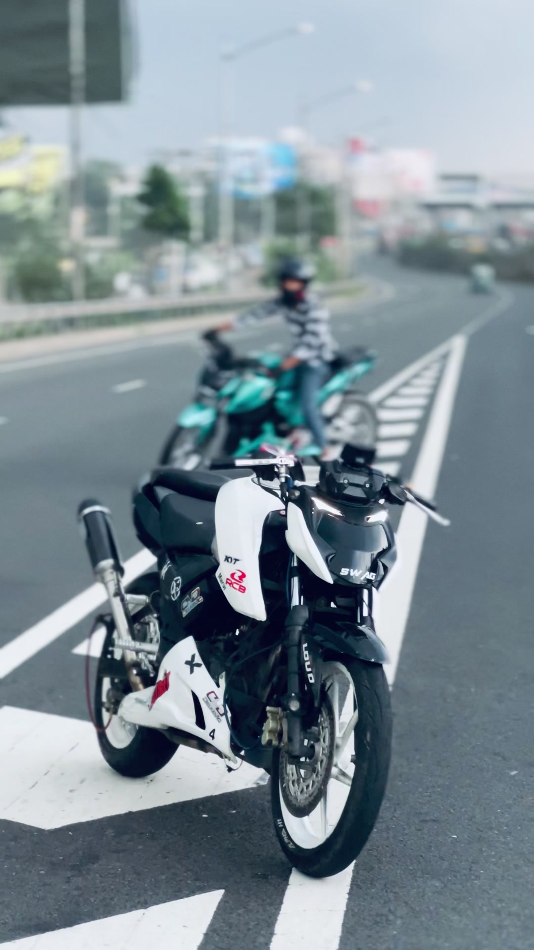@4x.rider.1