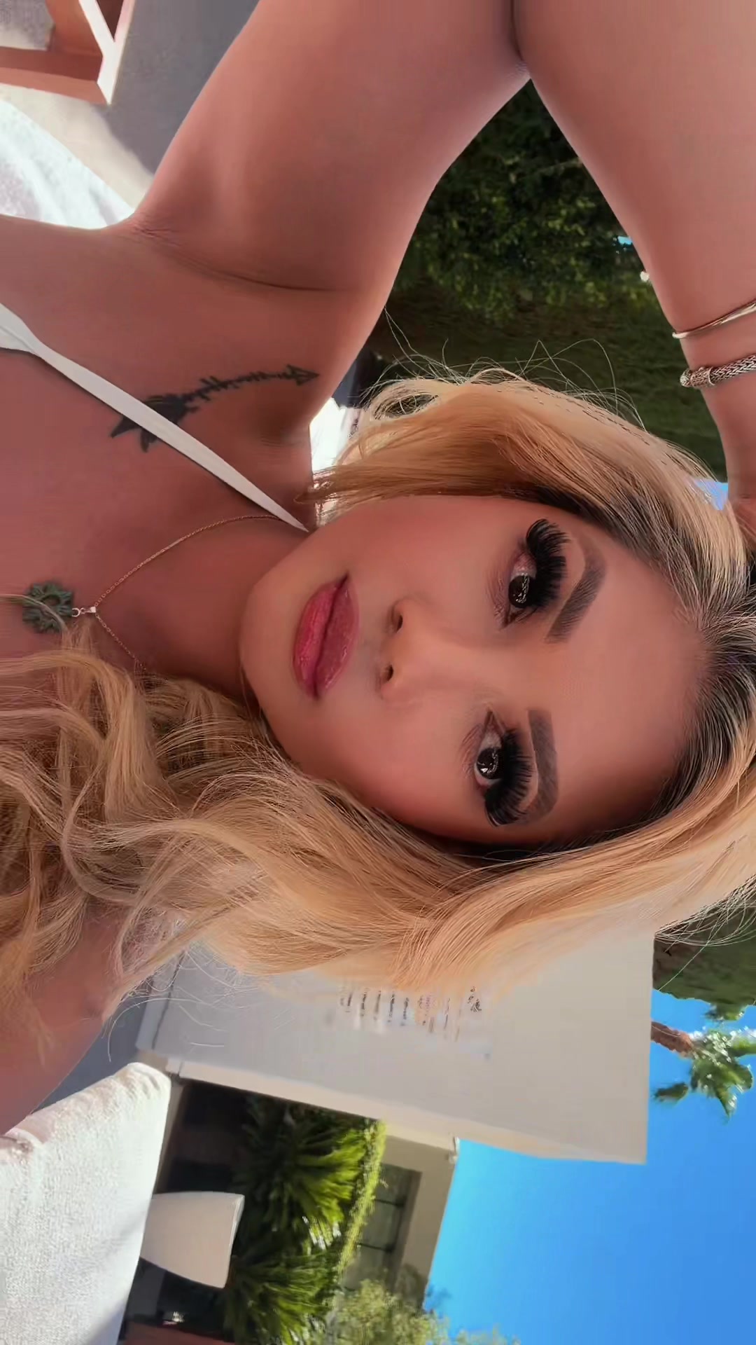 @J E N N N N N