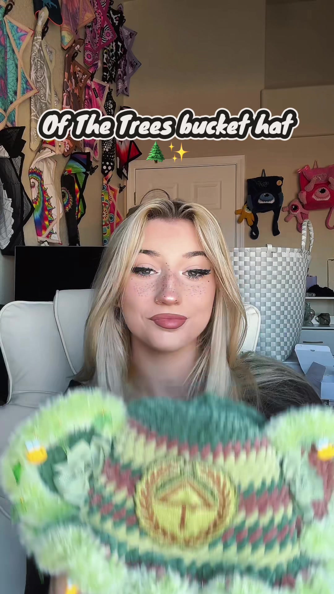 @LunarLeafThreads
