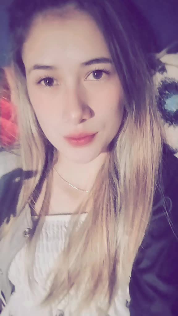 @Che Rubia ii flaquita ii😍😝🌚