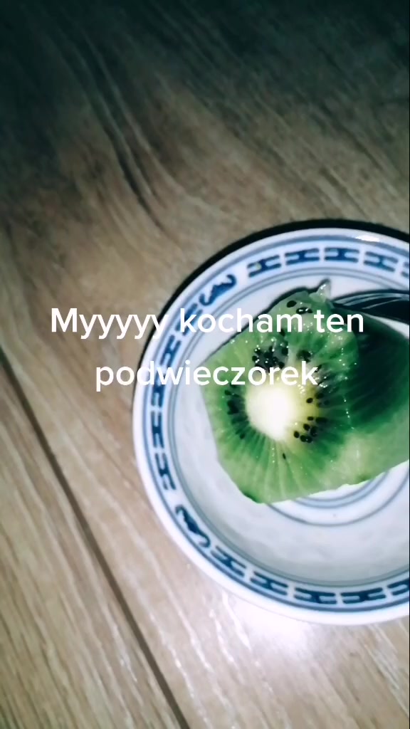 @😥