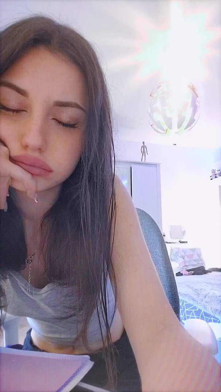 @Alee👸🏻