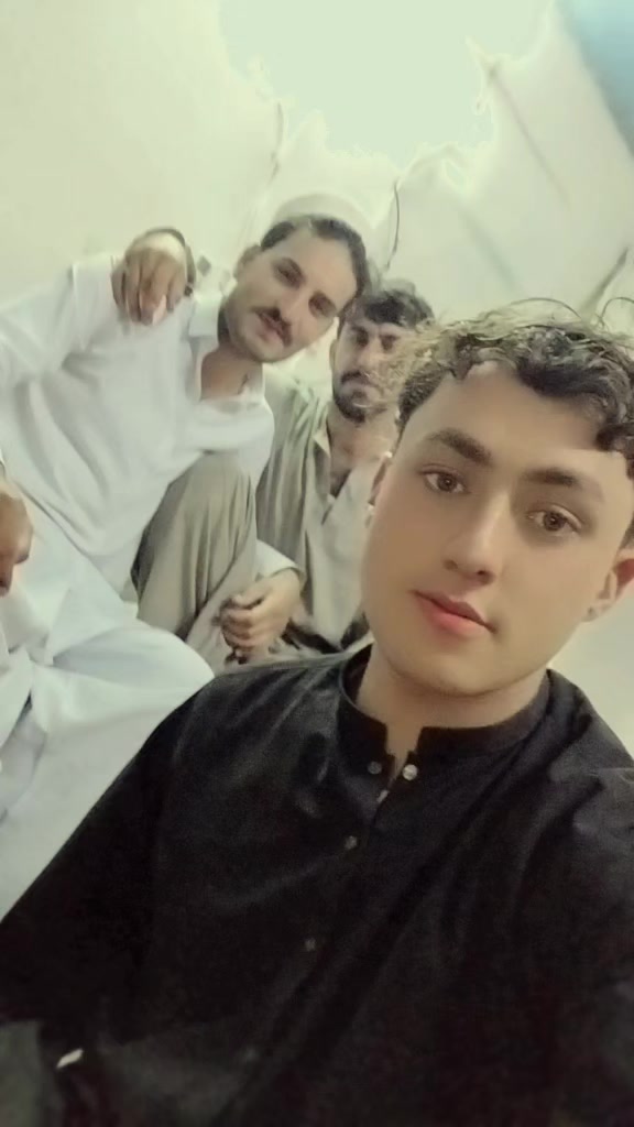 @☝️👉🏾BAسIT BACHA 🥰🫶🏻
