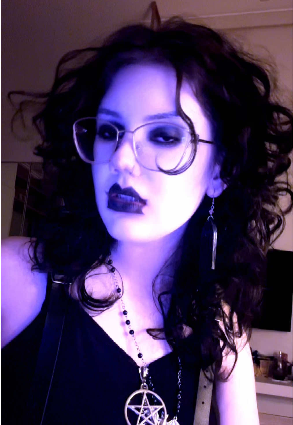 @Lofey🦇💫