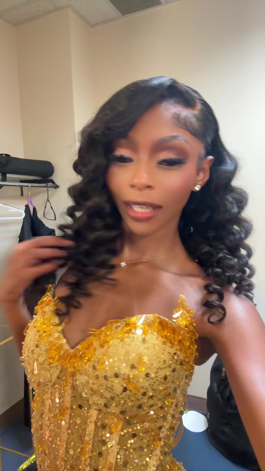 @Niya Riona