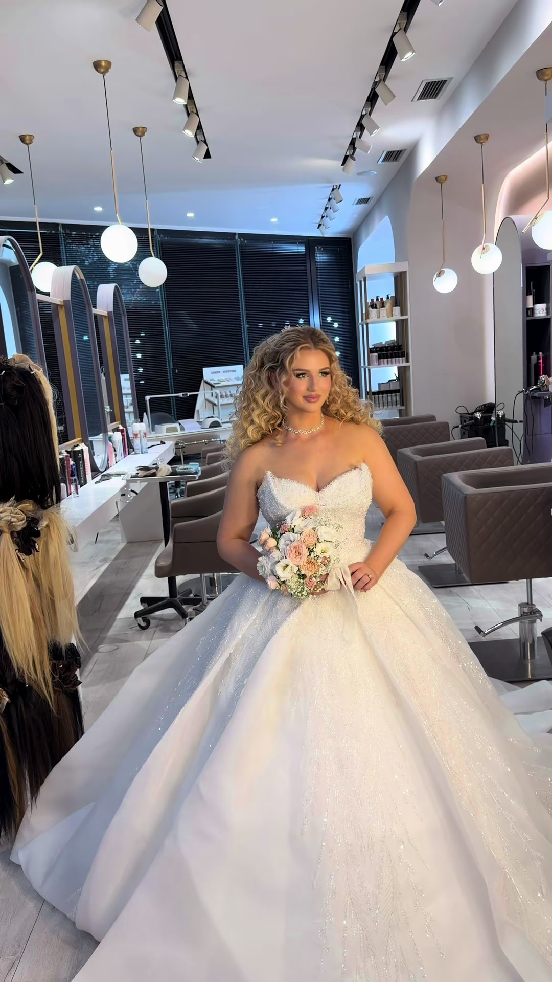 @hair_makeup_artist_Mario