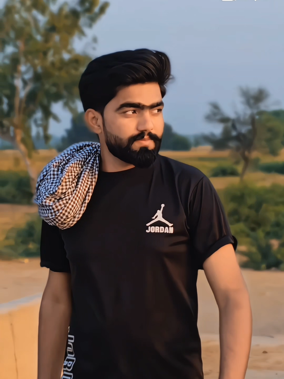 @عمر بھٹی 🦅