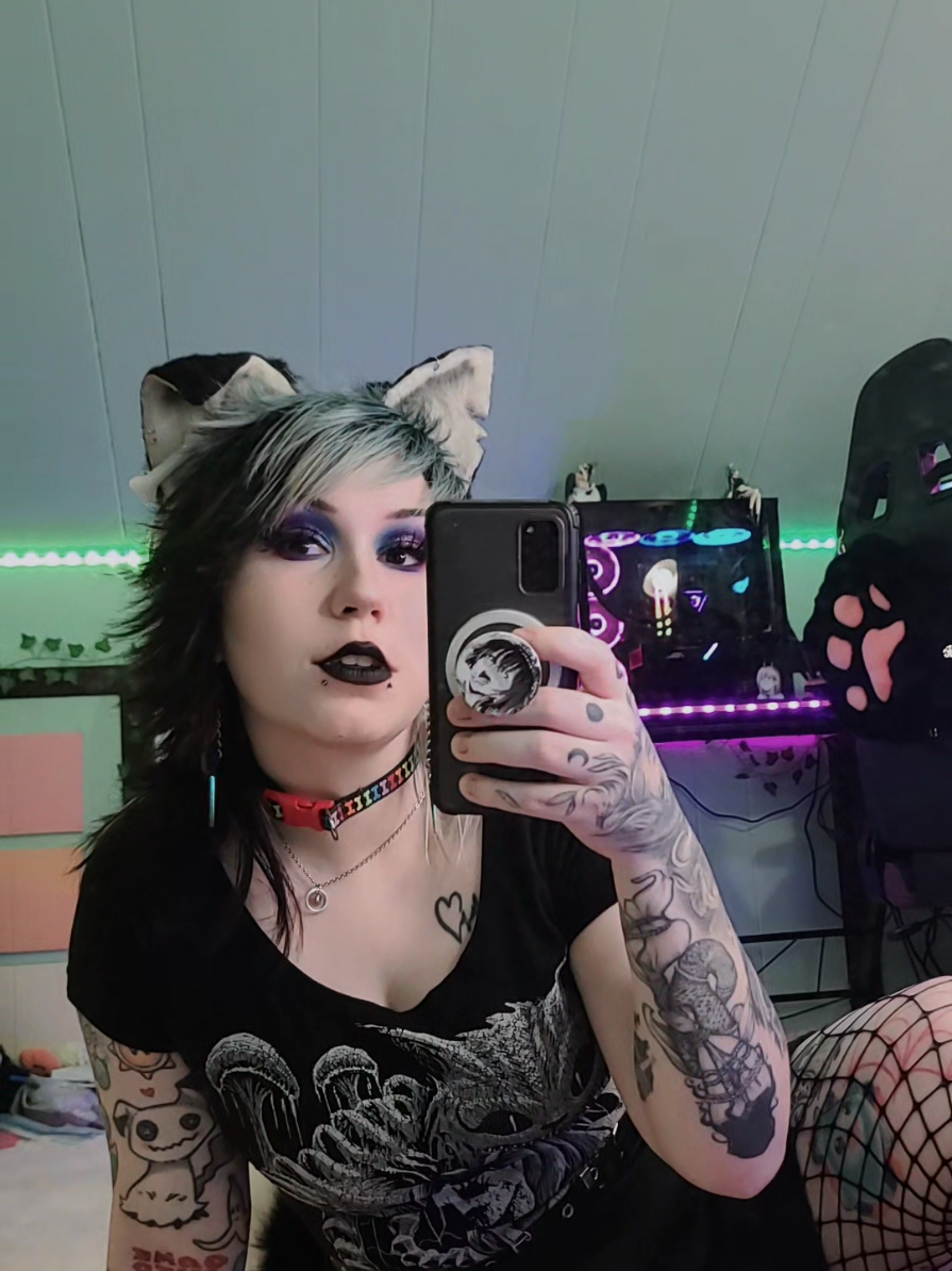 @Rainbow🏳️🌈Artist/Streamer🍃