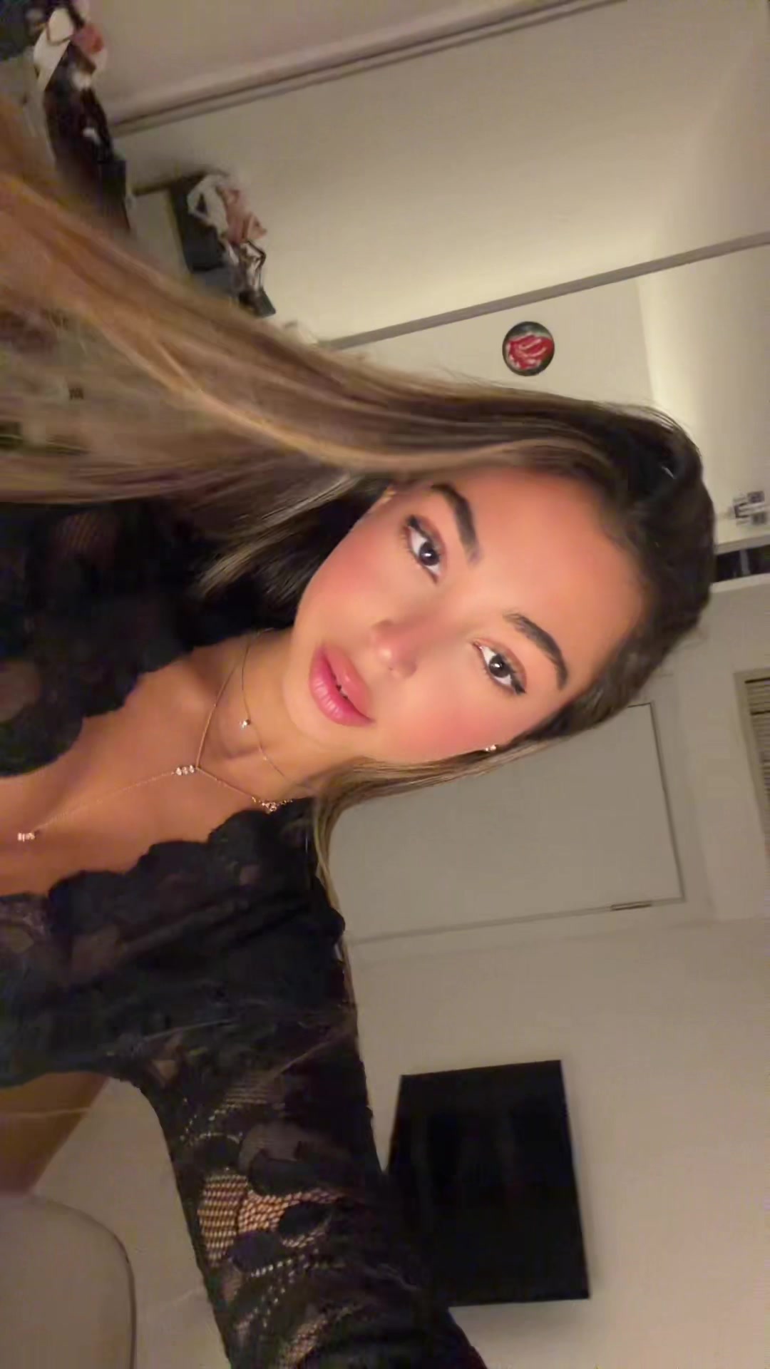 @Zoeamir