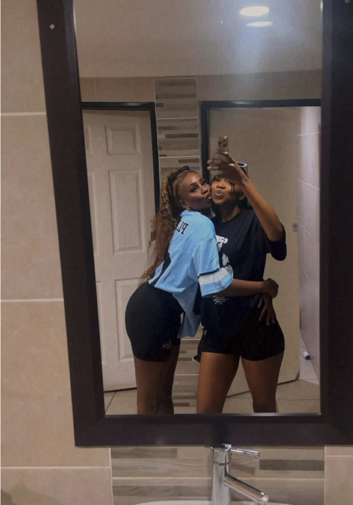 @shelaxblue🦋