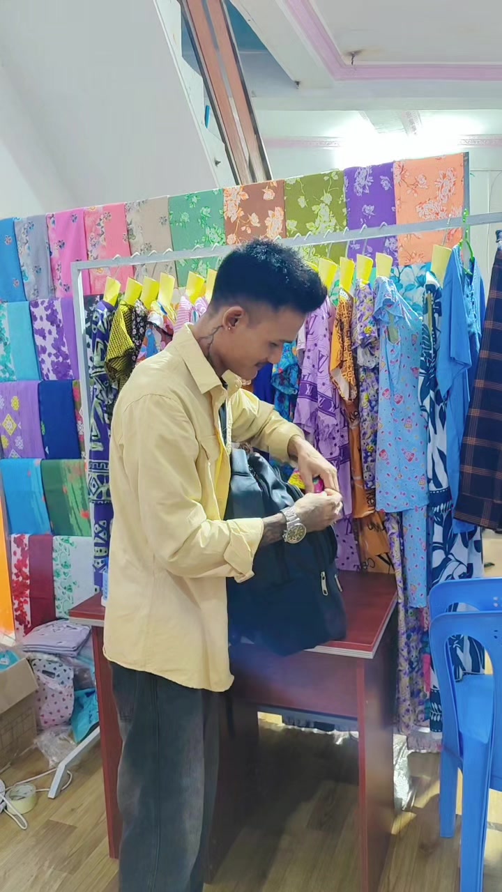 @မီးငယ်လေး အထည်လက်လီ/လက္ကား