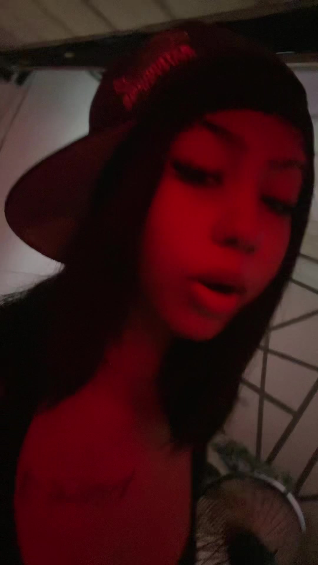 @crymiamor_