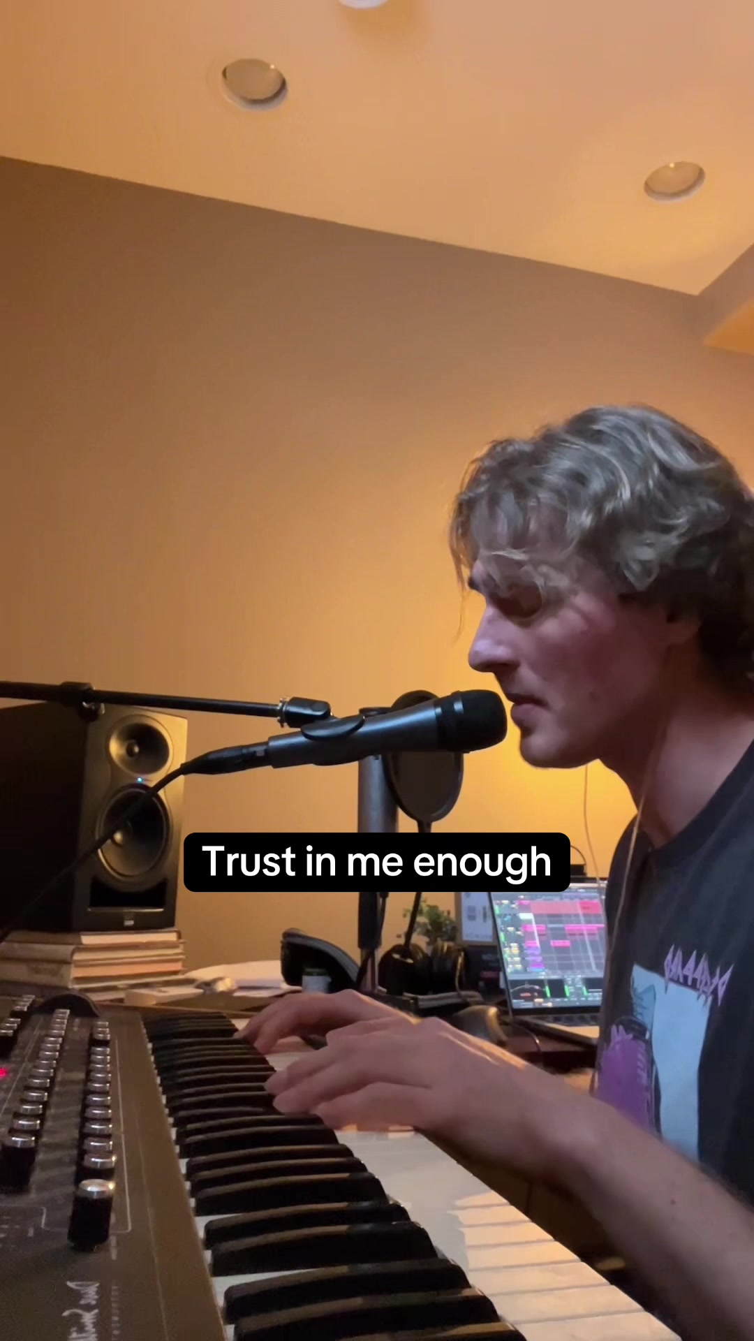 @Void Comp