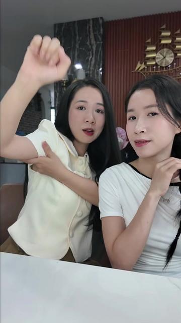 @Chị La em Zo