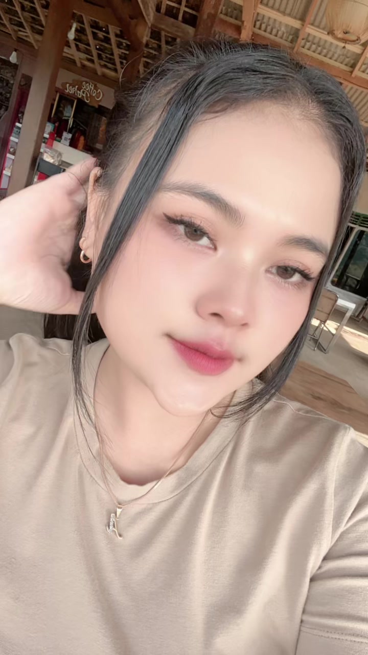 @Anggunamelya27
