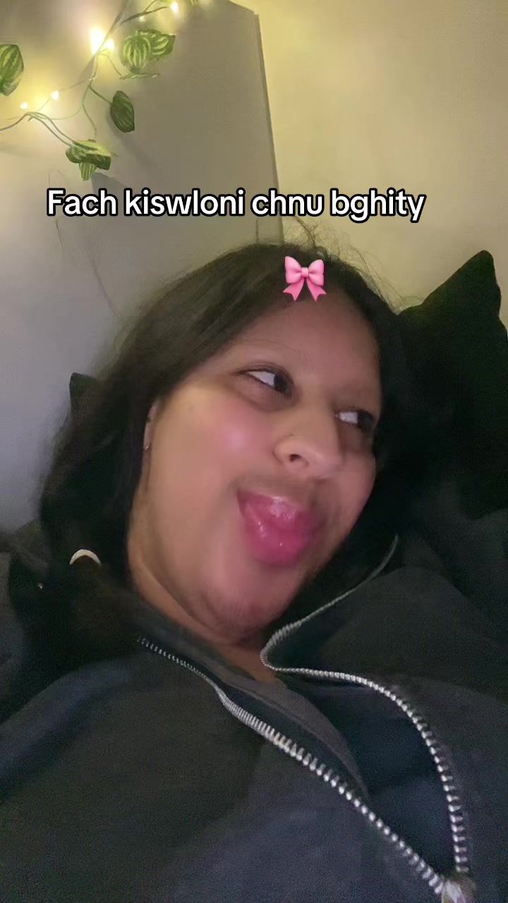 @Emy_