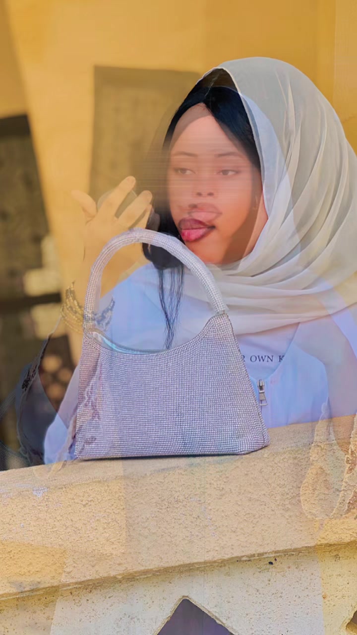 @Mila🇳🇪