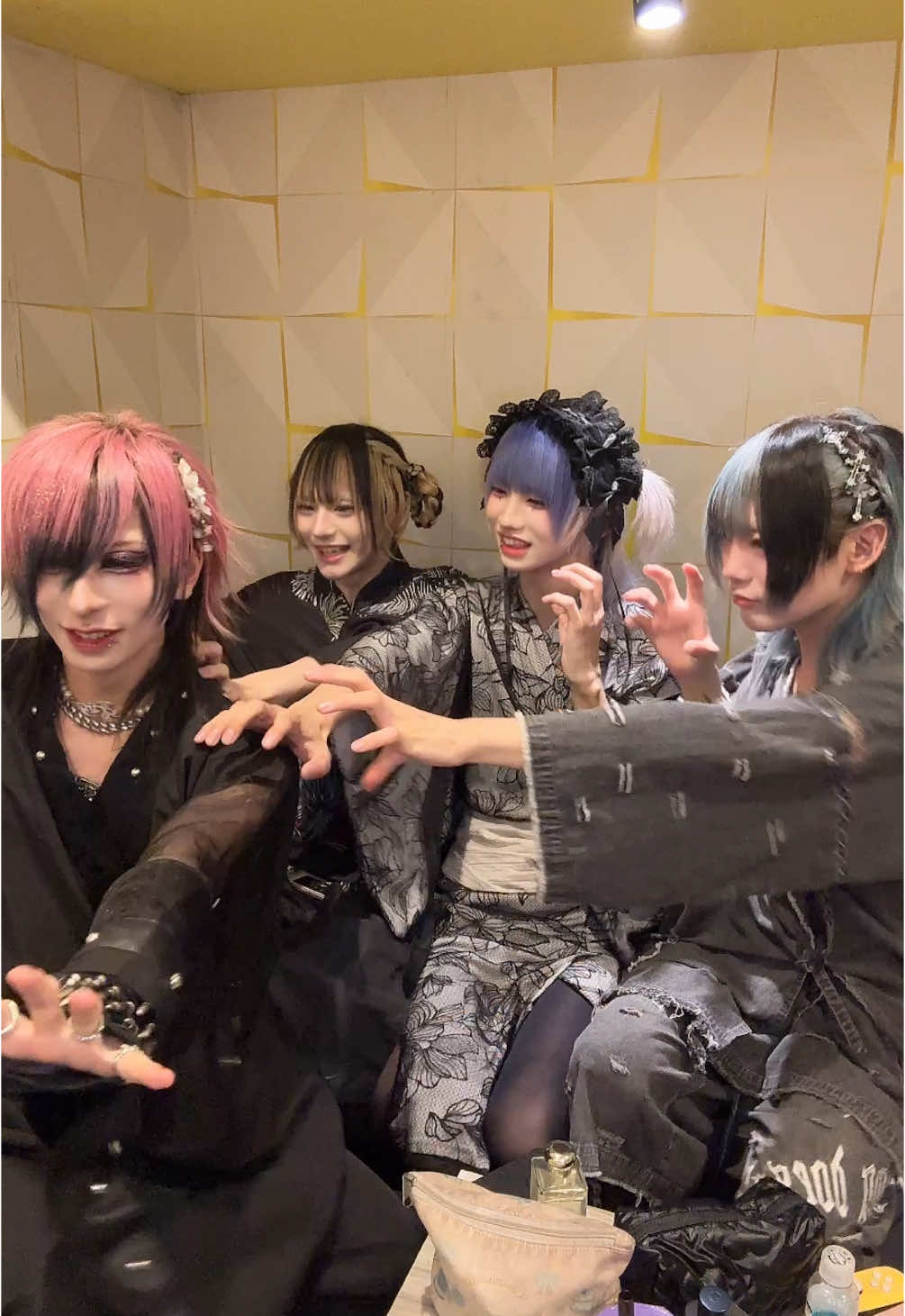 @スウ