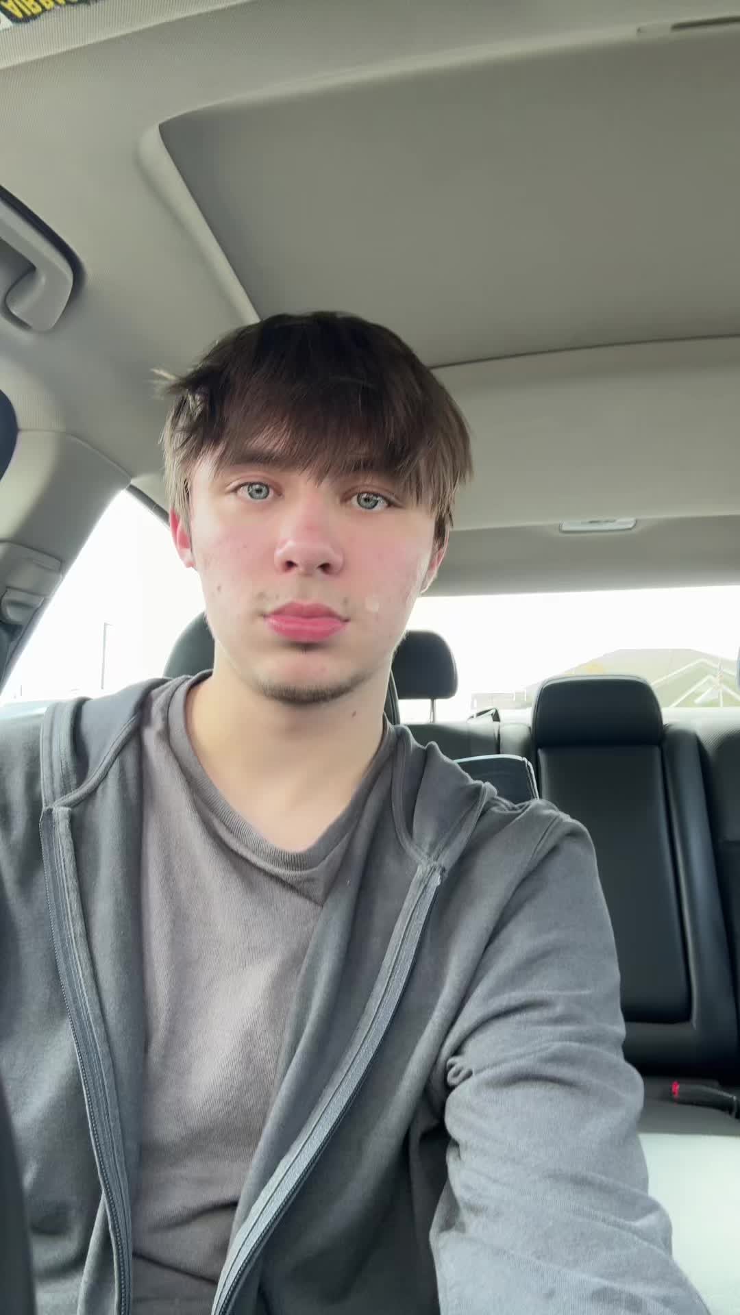 @iLoveEatinfRawCigarettes