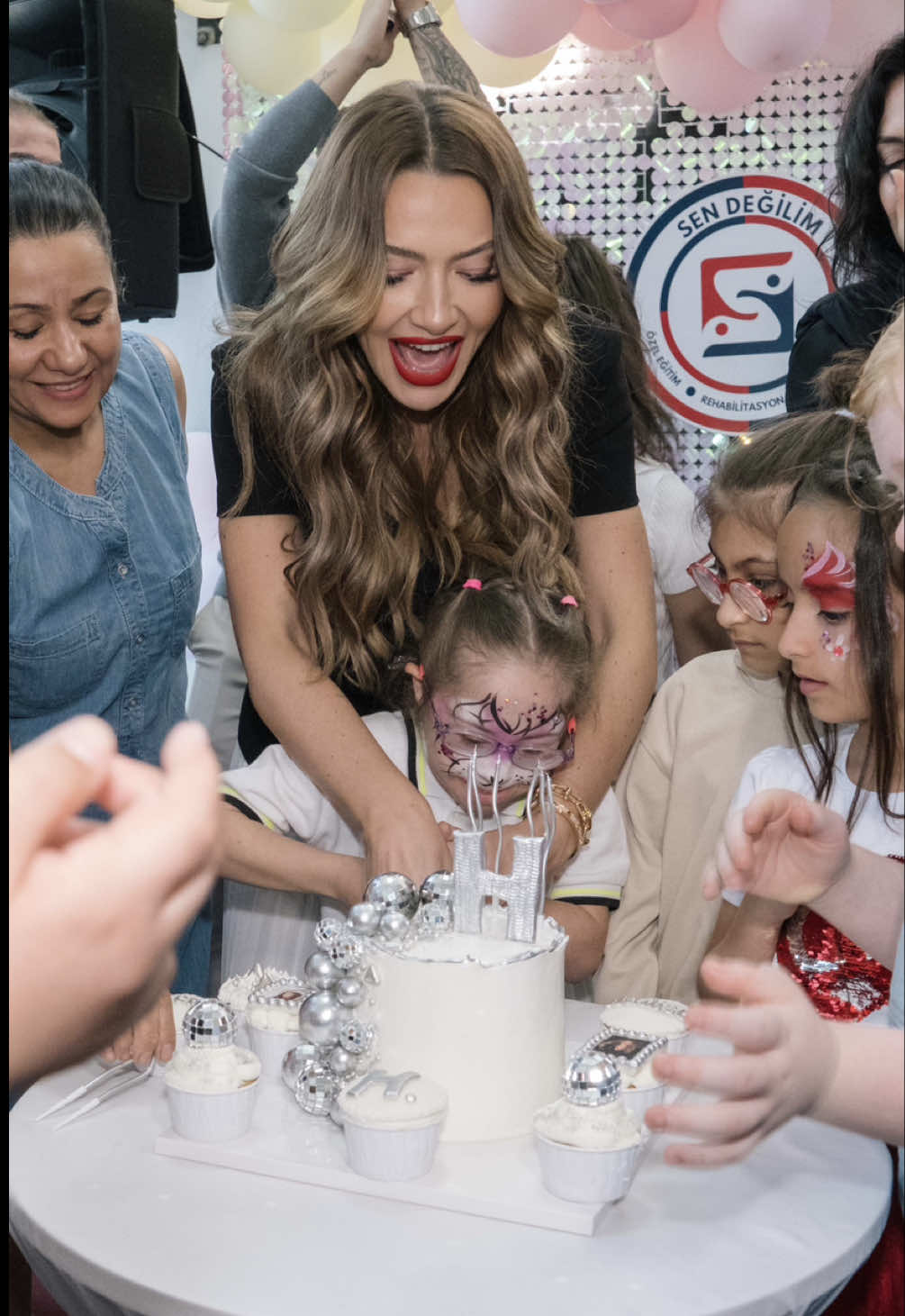 @Hadise Açıkgöz