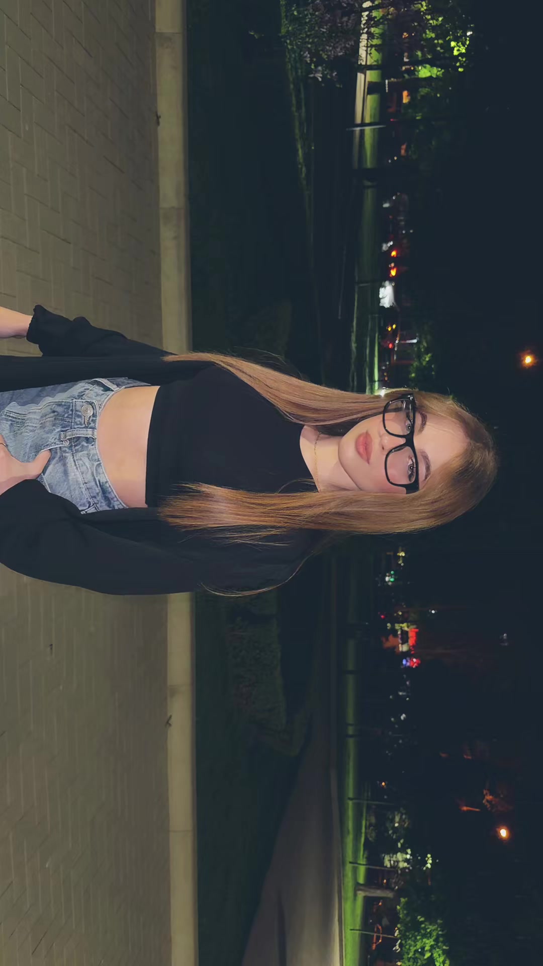 @🖤