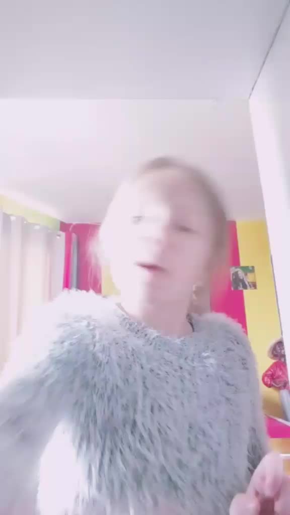 @elyanne