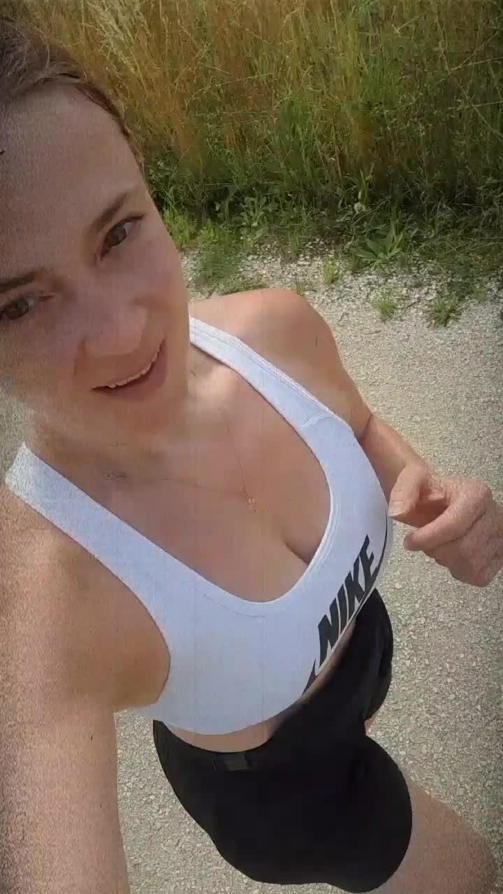 @Elena 🌸