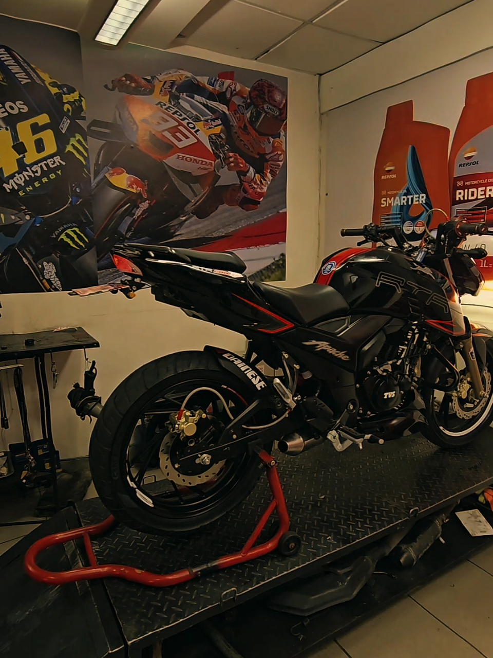 @Taller de Motos Cáceres Custom