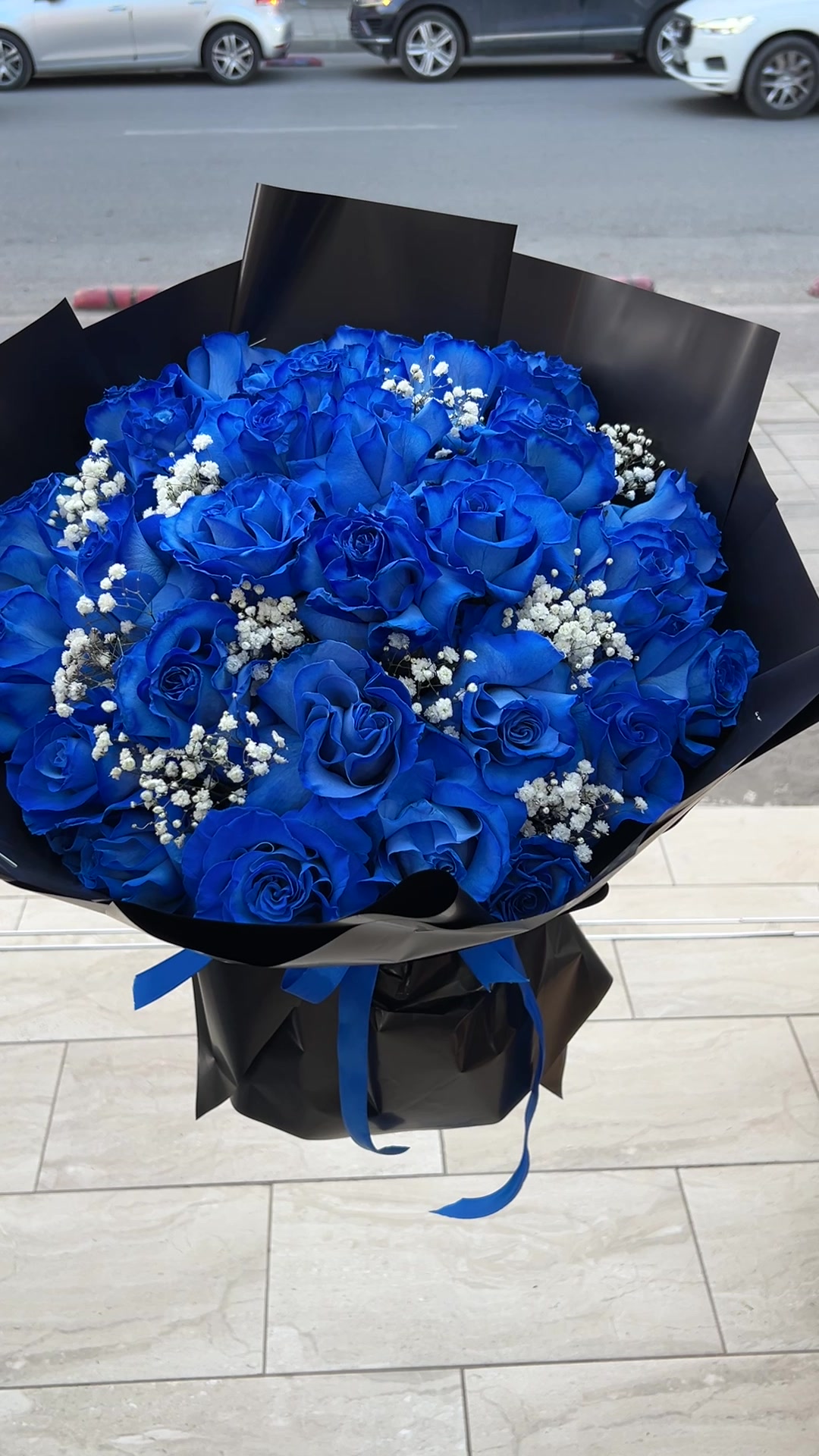 @Lona’s flowers shop