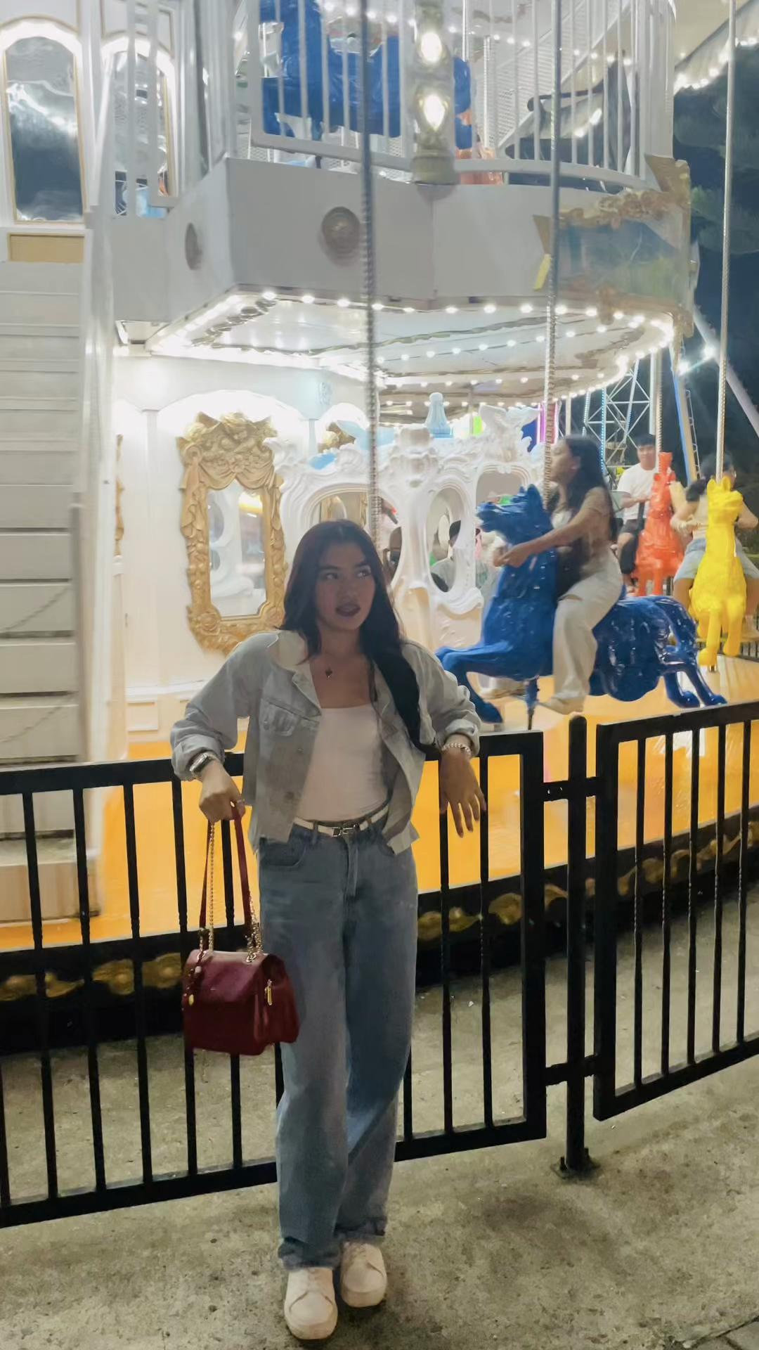 @Seleneee