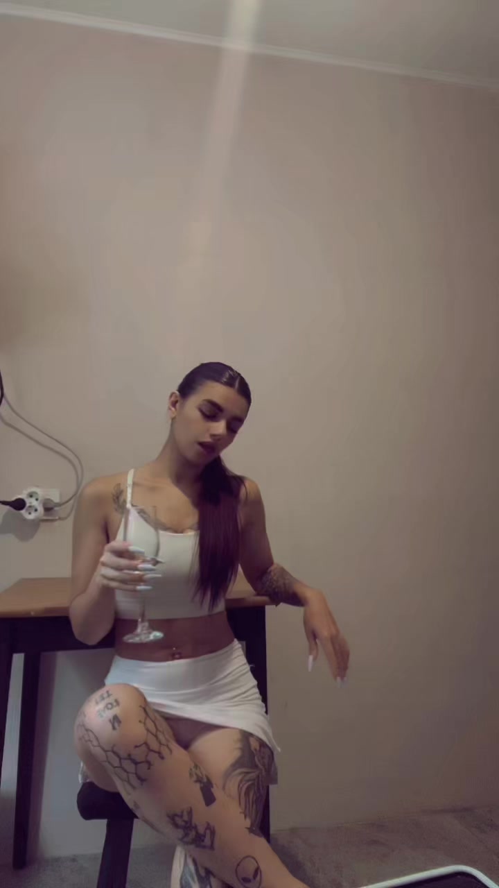 @Alina🦋✨