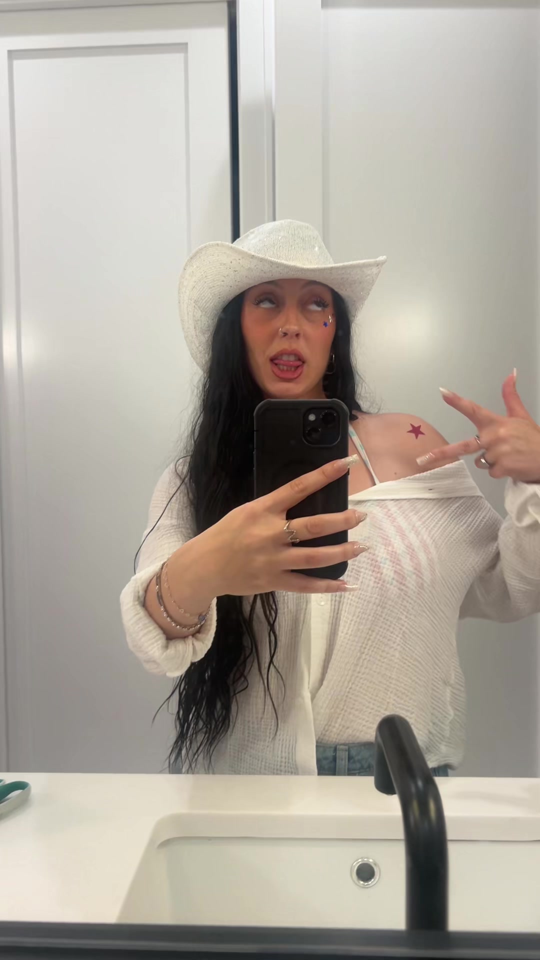 @Voidgiine