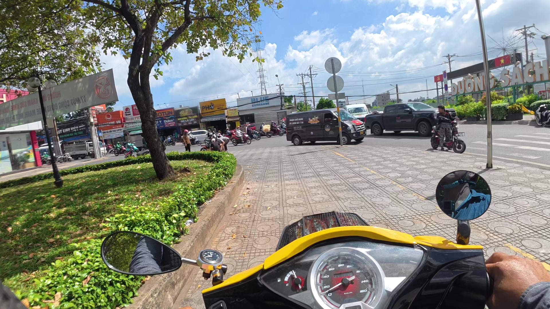 @Long Quận 9