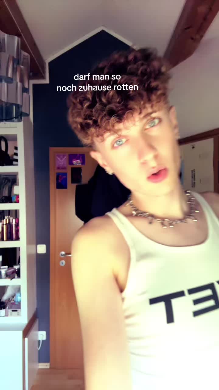 @julian⋆¥⭒¡˚。٠࣪⭑