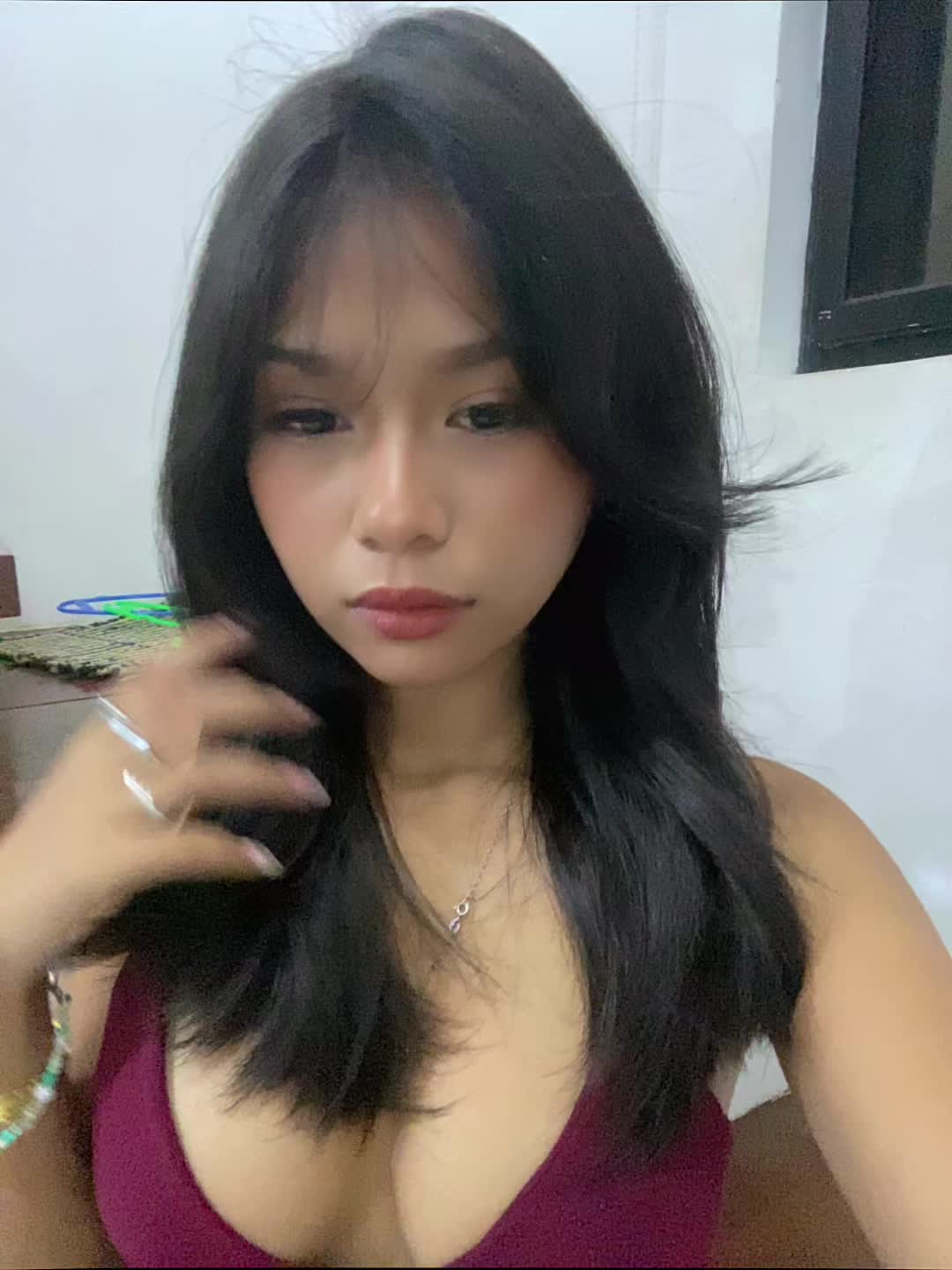 @krizxhella