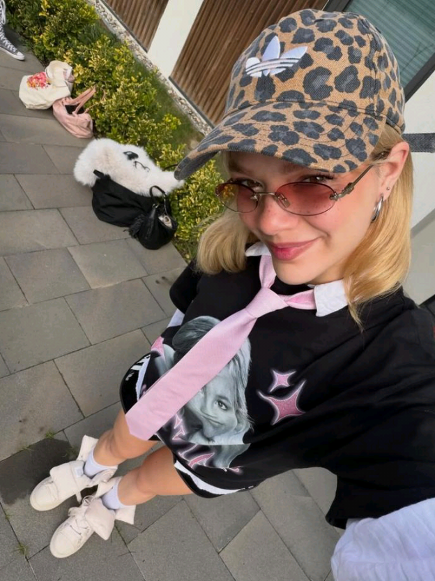 @★«🧊Zoktay_fans🫧»★(1K)