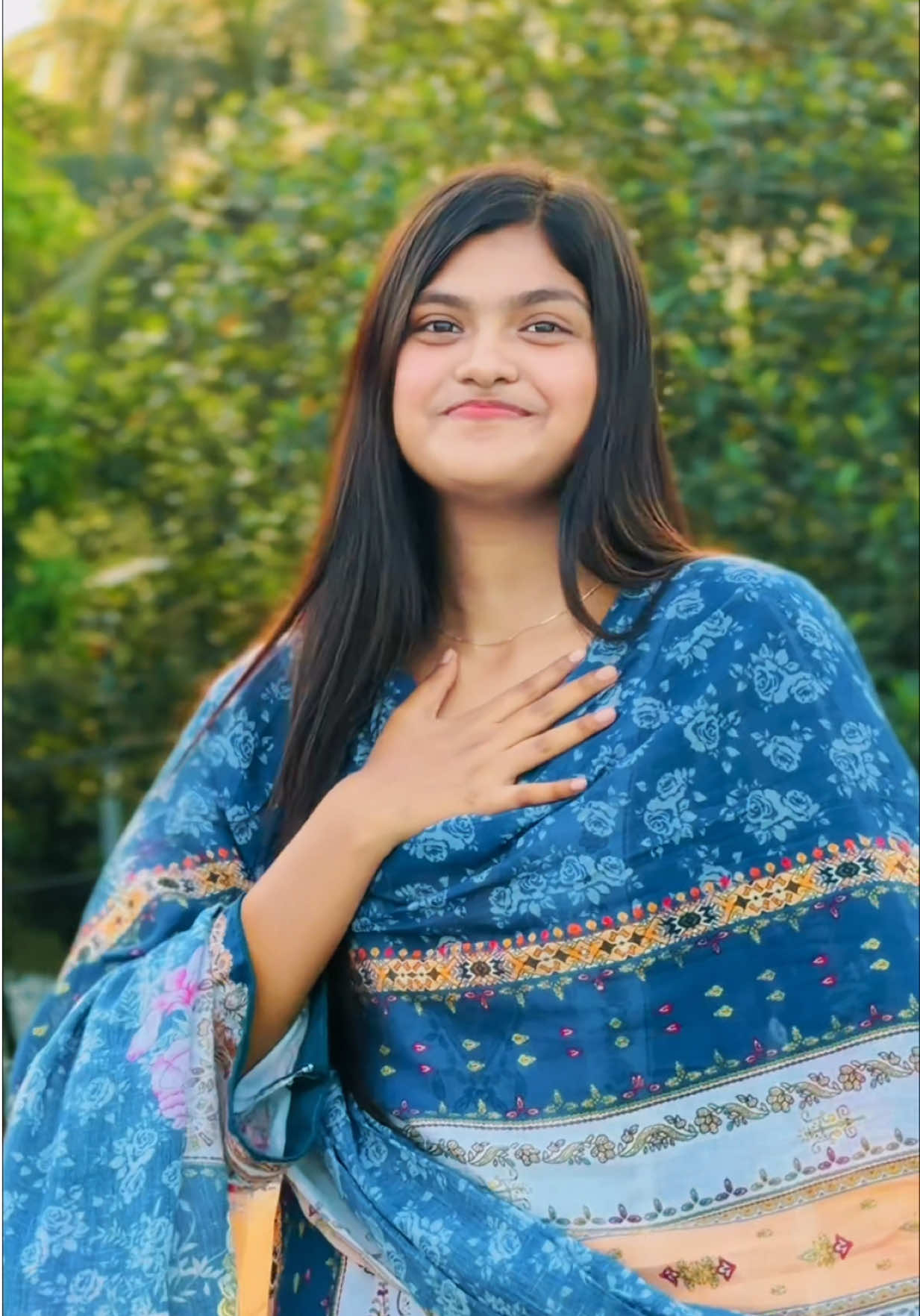 @Akhi Pakhi