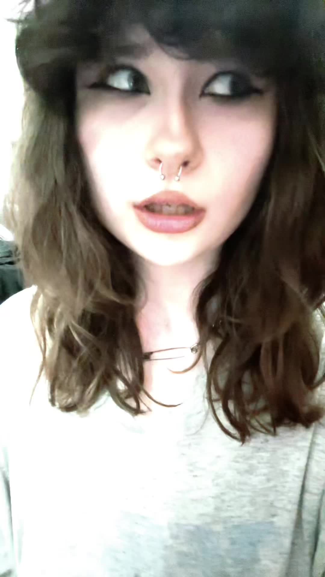 @dommi |-/ ⦻
