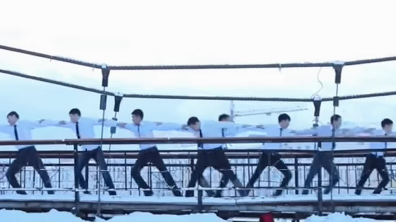 @-𝓛𝓮𝓸𝓷𝓳𝓭𝓸𝓿𝓷𝓪&ldquo;