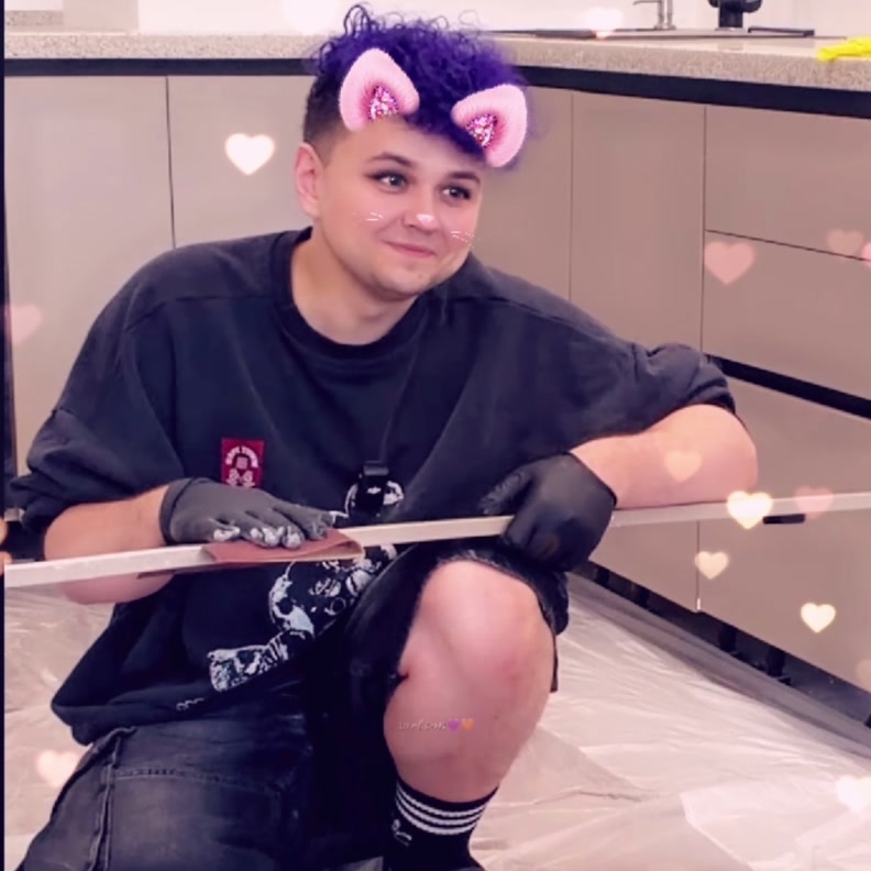 @𝓌ℯ𝓁𝓉ℴ𝓃💜🧡