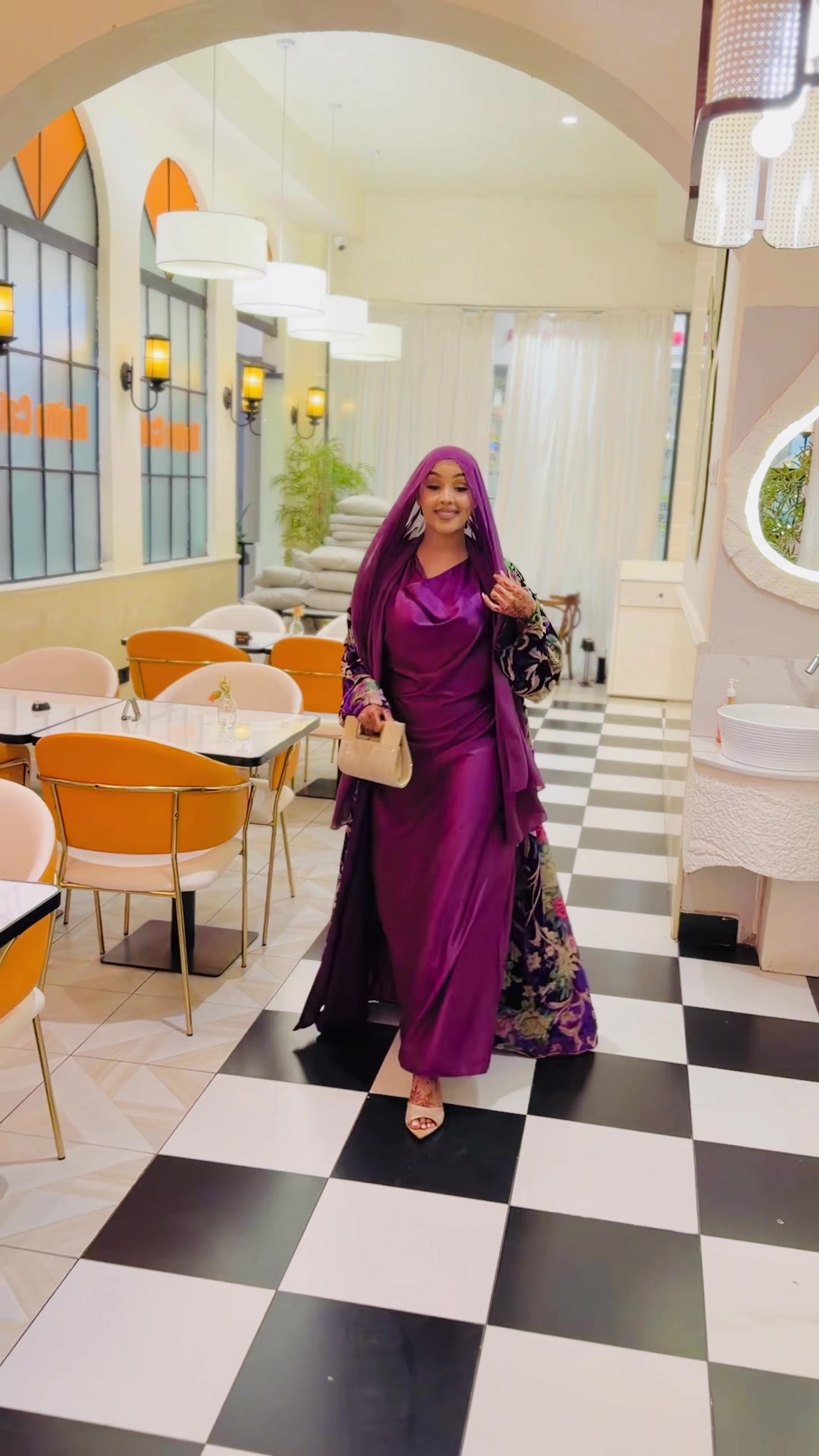 @Faiza janoo 👸