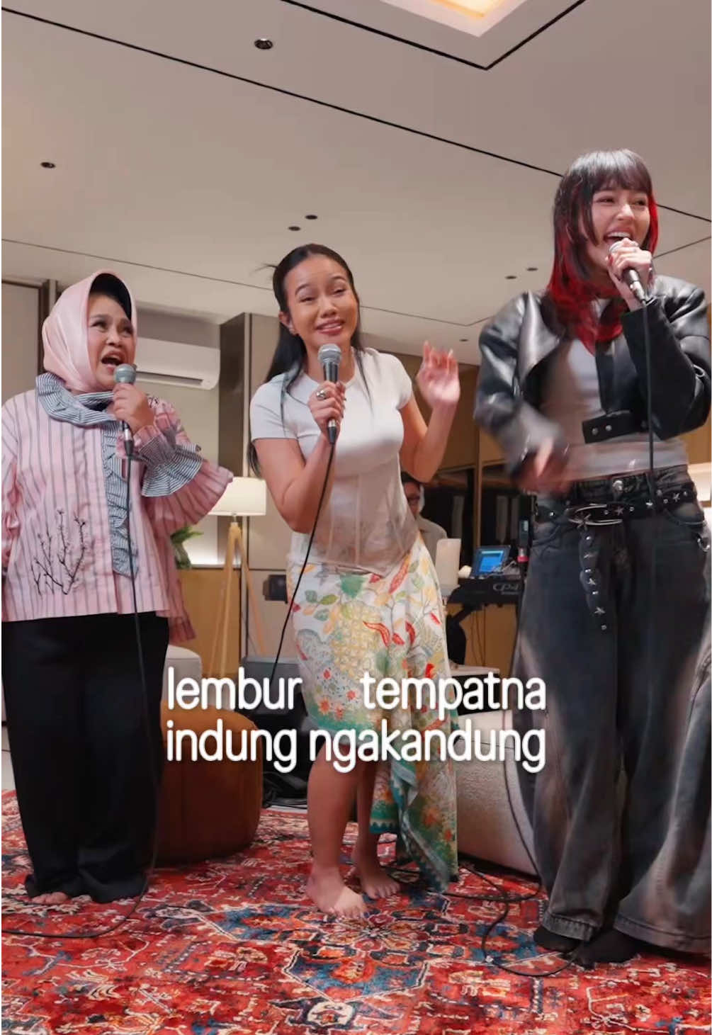 @Yura Yunita