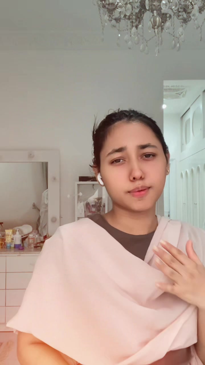 @🧿Anisha Ani💔