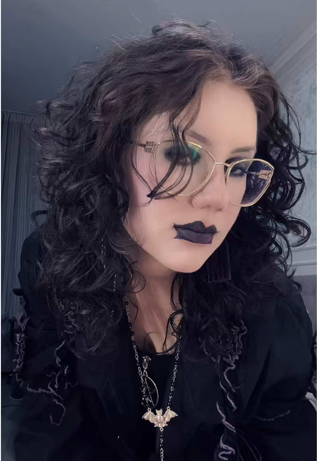 @Lofey🦇💫