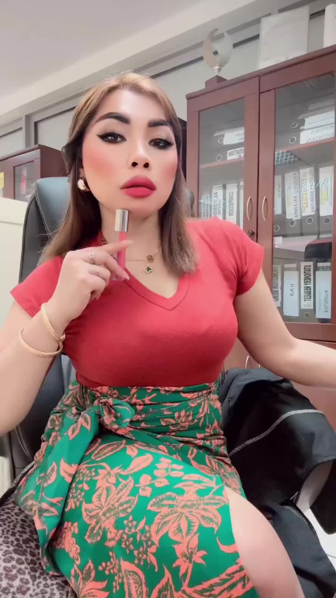 @Ms Hamburger ๐๐๐๐๐๏ธ๐ฎ๐ฉ