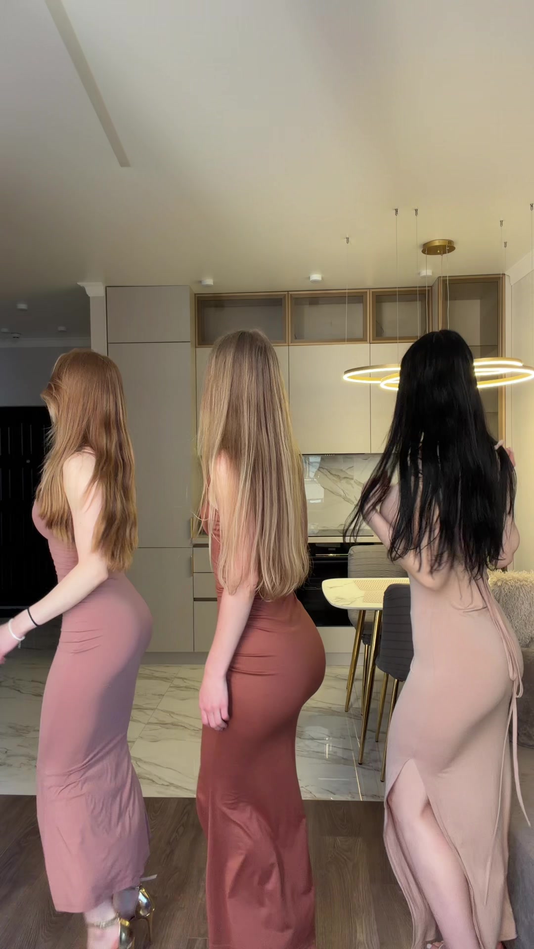 @Blondinka