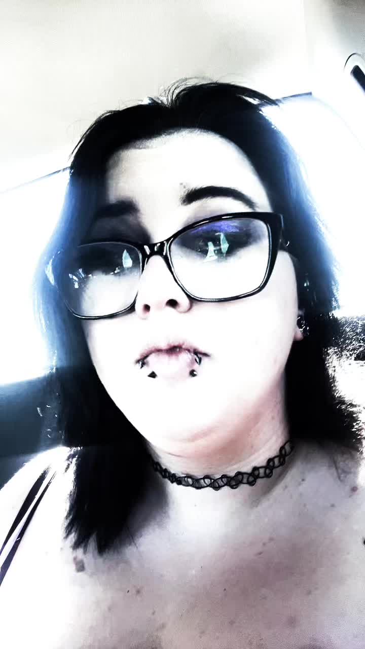 @sp00ky_treats